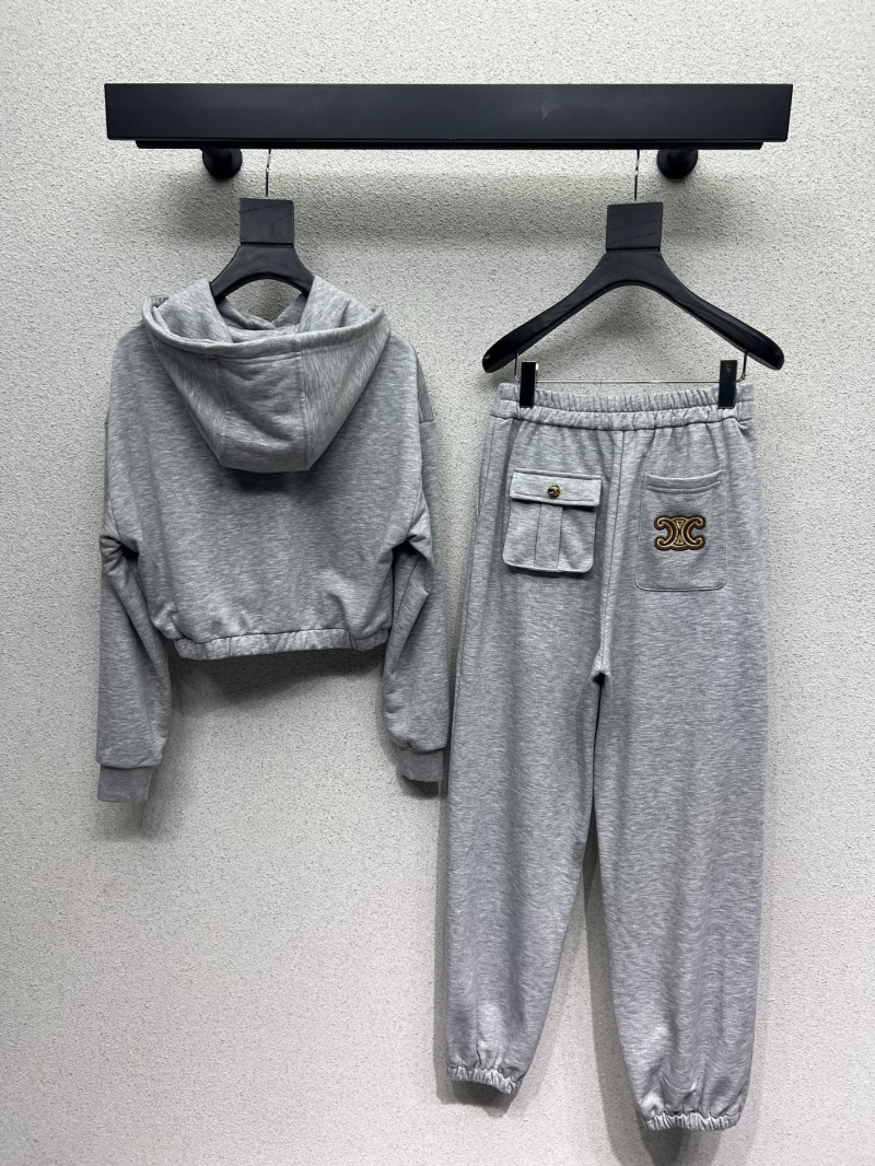 Ce1i*e outwears